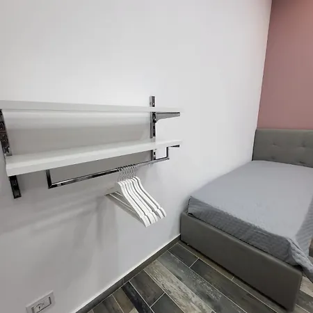 L'approdo Di Dante Naples